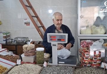 گفت‌وگو با یکی از فروشندگان روستای بیدهند استان قم