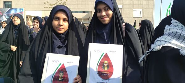 فریاد طنین انداز همبستگی دانش آموزان مشهدی 