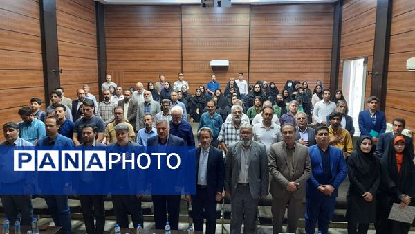 نشست صمیمانه اصحاب فرهنگ‌، هنر و رسانه شهرستان‌های اسلام آباد غرب و دالاهو 