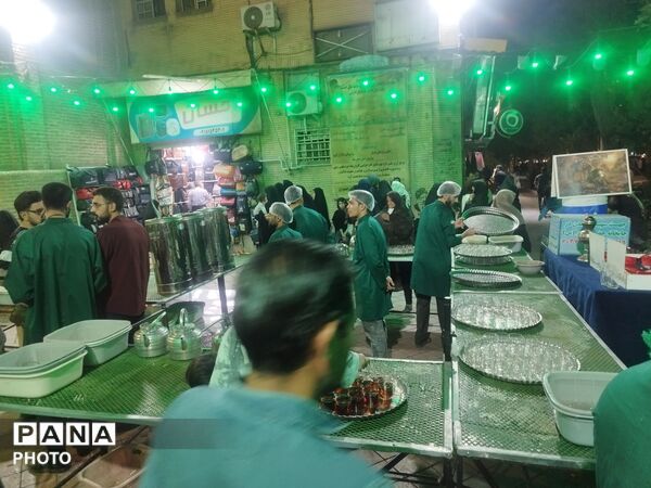 خدمت‌رسانی بی‌وقفه چایخانه حضرت زهرا (س)  نیشابور
