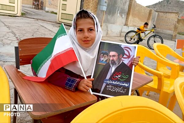 مراسم چهلمین روز شهدای دانش‌آموز و جنگ رمضان در دبیرستان پروین اعتصامی قلعه رئیسی
