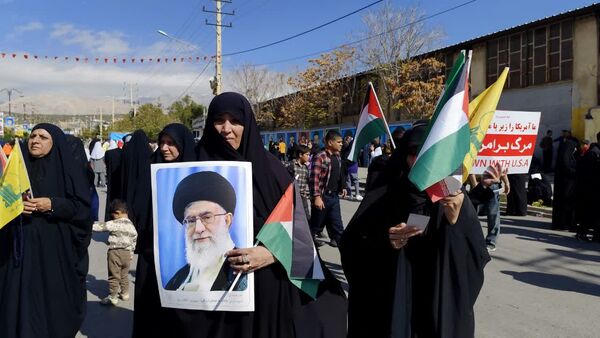 حضور پرشور دانش‌آموزان پیشتاز یاسوجی در یوم‌الله ۱۳ آبان