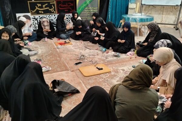 محفل هنری نوجوانان در رواق معصومانه حرم کریمه اهل بیت(س)