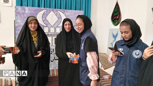 نشستِ هم‌افزایی خبرنگاران پانا در خانه شعر و ادب