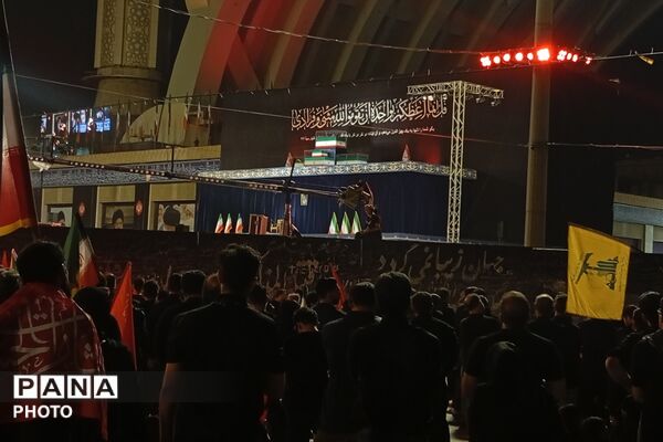 حضور غیور مردان چهارمحال و بختیاری در آیین وداع و تشییع رهبر شهید انقلاب اسلامی ایران