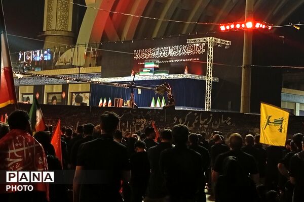حضور غیور مردان چهارمحال و بختیاری در آیین وداع و تشییع رهبر شهید انقلاب اسلامی ایران