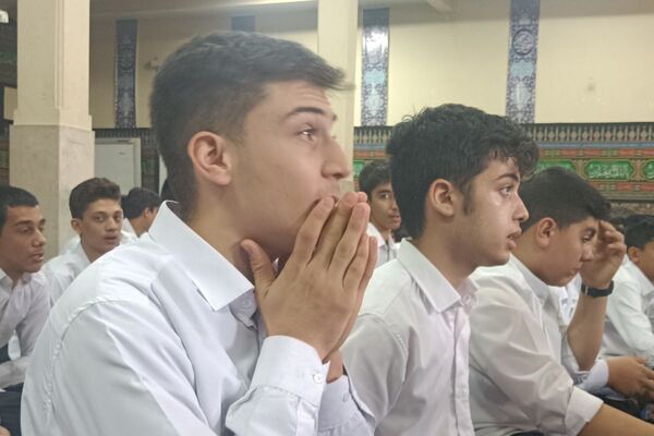 برگزاری مراسم هفته بسیج در هنرستان مجتمع فنی حرفه‌ای تهران در بهارستان‌دو