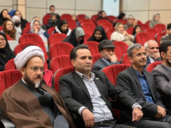  رونمایی از چهار کتاب در شب شعر خلیل‌آباد