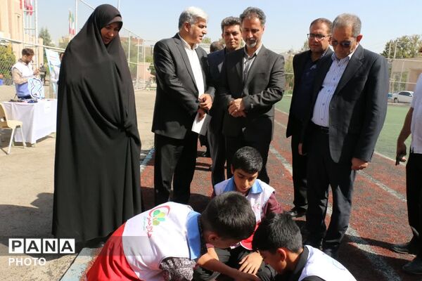زنگ مهر، ایثار، شهادت و نماز  در هنرستان دارالفنون