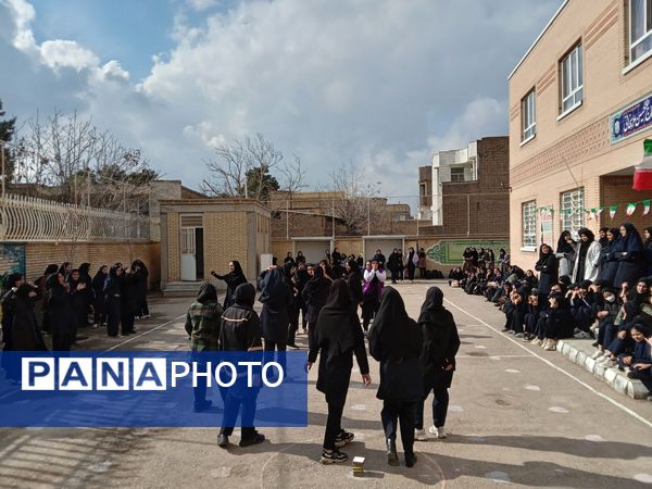  مسابقات ورزشی در دبیرستان خاص نمونه فرهنگ 