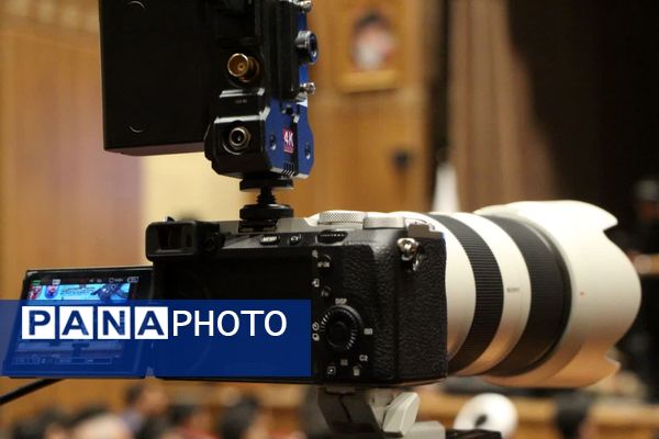 کارگاه نبرد رسانه‌ها؛ مشارکت فعالان رسانه‌ای و دانش‌آموزان یزدی در جنگ آگاهی