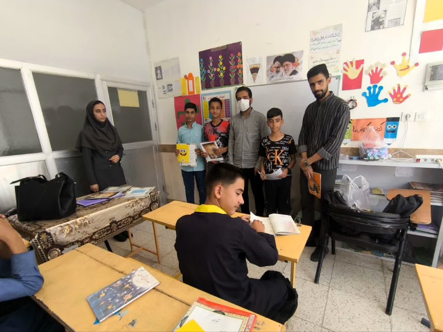 تقدیر از برترین‌های دبستان شهید پسندیده فدافن