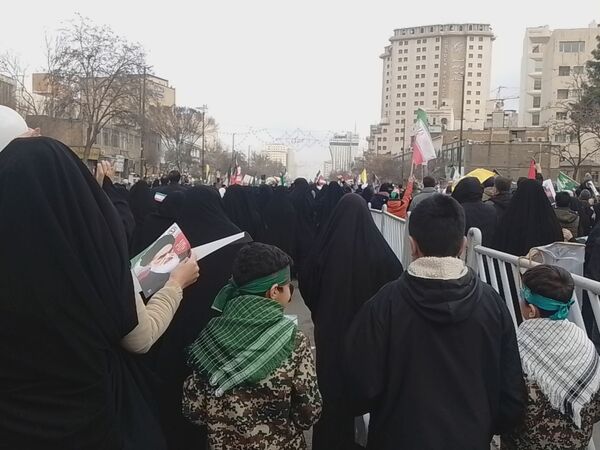مشهد الرضا شاهد غوغا مردم در راهپیمایی ۲۲ بهمن شد