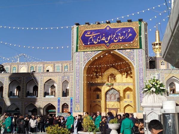 مشهد مقدس در تب‌وتاب جشن ولادت نخستین امام شیعیان  