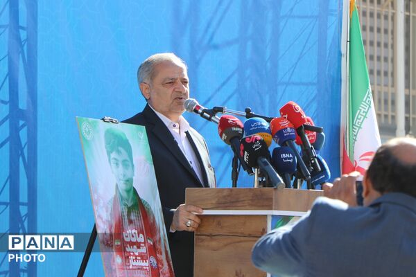 «مهر کریمانه» با حضور وزیر آموزش و پرورش در دبستان پروین اعتصامی بهارستان‌دو