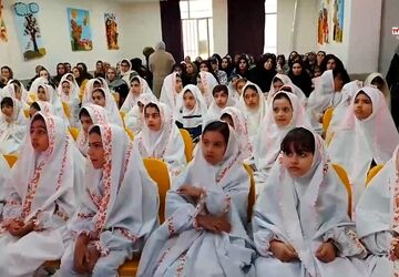 جشن بندگی دانش‌آموزان دبستان محسنیه