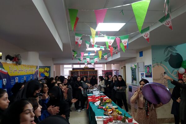 جشن ایران‌مون در دبیرستان شهیدان اسماعیلی منش رباط‌کریم
