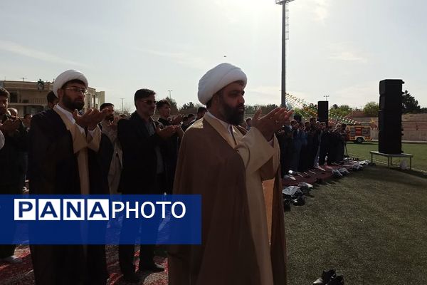 برگزاری باشکوه نماز عیدفطر در باقرشهر 