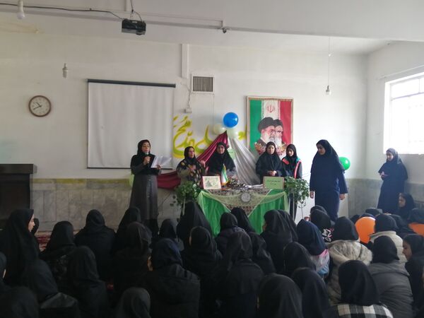 جشن مبعث پیامبر (ص) در دبیرستان فیاض