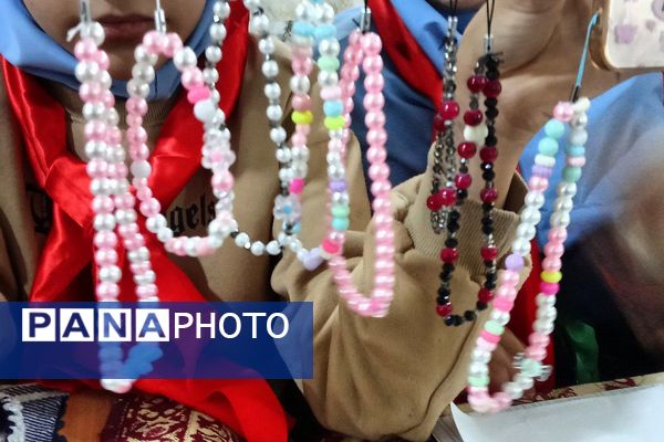 از سنت تا خلاقیت، برگزاری نمایشگاه صنایع دستی یلدا در دبیرستان توحید یک