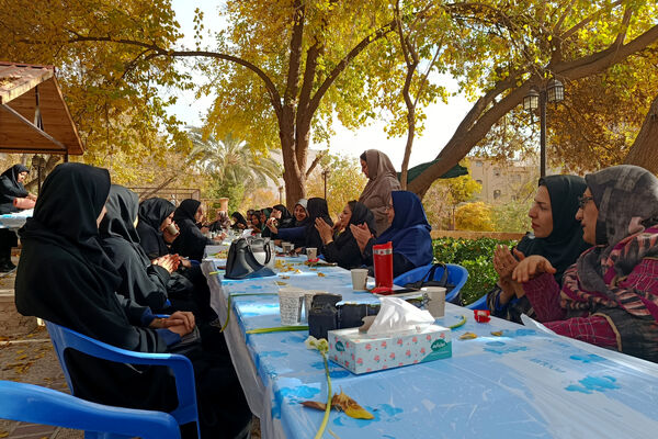 محفل صمیمی کارکنان اداری ناحیه ۴ شیراز به مناسبت روز زن