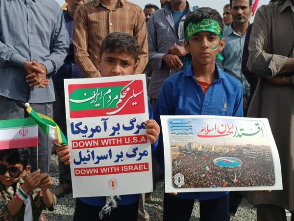 تجدید میثاق مردم بشاگرد با آرمان‌های انقلاب اسلامی در راهپیمایی ۲۲ بهمن