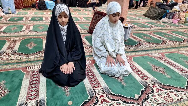 مراسم روز سوم اعتکاف دانش‌آموزان دختر در مسجدالنبی کرج