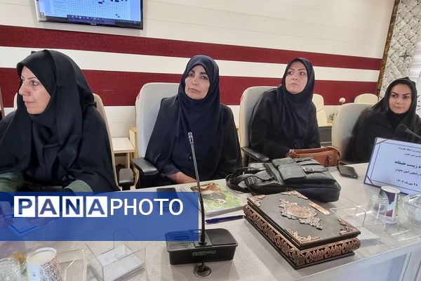 برگزاری کارگاه‌های آموزشی «زیست عفیفانه» و «مهارت‌های فرزندپروری» ویژه رابطین امور بانوان کهریزک 