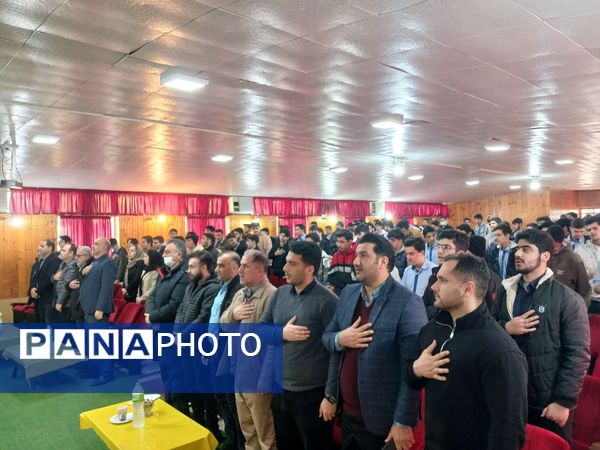 مراسم تقدیر از نفرات برتر دبیرستان نمونه‌ شهدای‌ سلمانشهر عباس‌آباد