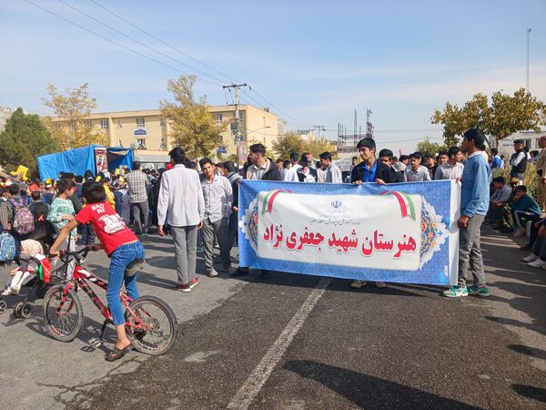 راهپیمایی روز 13 آبان در کوچه‌های شهر رضویه