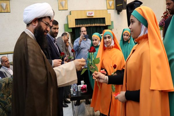 تجلیل از طلایه‌داران برتر تعلیم و تربیت ، آیین تقدیر از معلمین نمونه شهرستان پاکدشت 