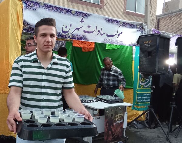 مهمانی ده کیلومتری غدیر در شهر بن 