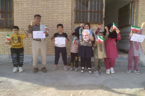 دانش‌آموزان بهبهانی فریاد «مرگ بر اسرائیل» سر دادند