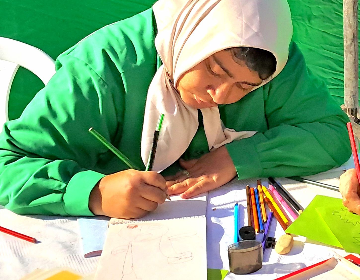 برپایی غرفه‌ای به عشق فاطمه(س)  