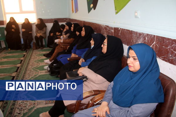 جشن بزرگداشت مقام معلم در دبستان نبوت شهرستان بوشهر