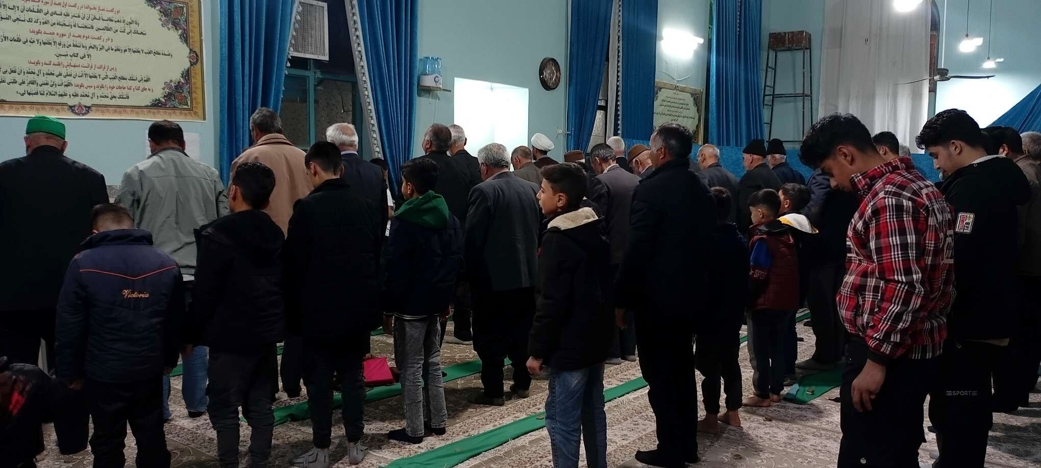 نماز جماعت همزمان با شروع سال جدید در روستای نقاب خلیل آباد