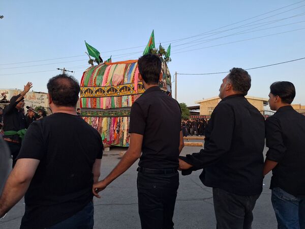 شکوه نخل‌گردانی در گناباد؛ تصویری از عشق و ارادت در محرم