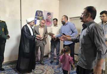 تجلیل از خانواده شهید امیر علی فلاح‌دلی به مناسبت هفته دولت در منطقه بیرانوند