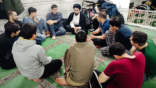 حلقه‌های معرفتی دانش‌آموزان معتکف دبیرستان ماندگار امام صادق(ع) قم