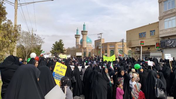  مشقِ اقتدارِ دخترانِ سرخسی در مطلعِ فجرِ ۴۷