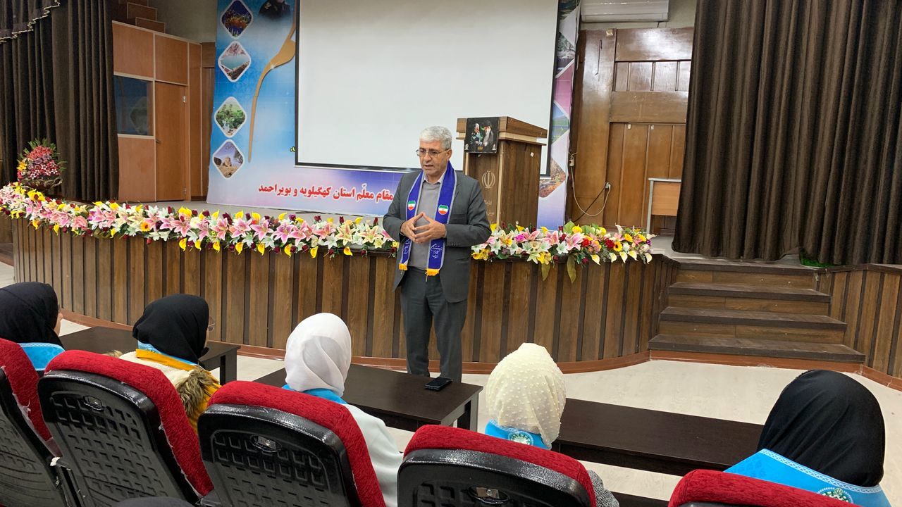 سفر دانش‌آموزان عمره‌گزار با سلامت کامل و پیگیری دقیق عوامل کاروان انجام می‌شود