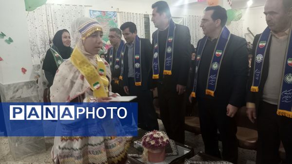 افتتاحیه اردوی تمشک در شهرستان راز و جرگلان