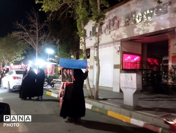 رژه خودرویی شبانه  در شهرستان کاشمر