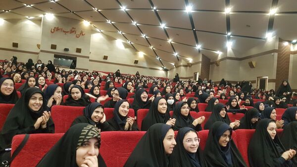 جشن بزرگ ولادت حضرت فاطمه(س) و روز مادر در مدارس امام حسین (ع)