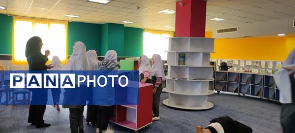 بازدید دانش آموزان دبستان محجبه از کتابخانه اندیشه شیروان