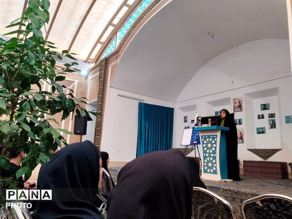 آغاز به کار انجمن تخصصی شعر و ادب دانش آموزی یزد