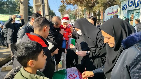 راهپیمایی عظیم 22 بهمن در شهرستان مرزی پارس آباد 