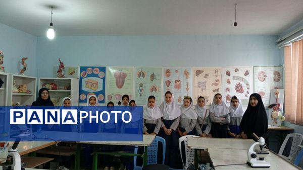 بازدید دانش‌آموزان دبستان درخشنده از پژوهش سرای آیندگان 