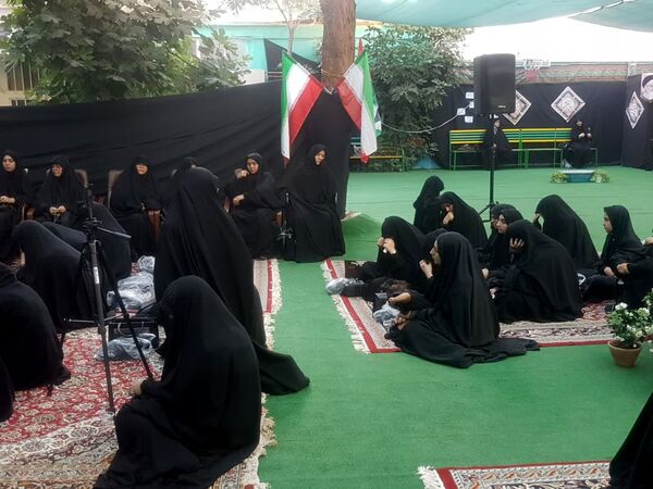 مراسم عزاداری سیدالشهدا دردبیرستان دخترانه امام حسین (ع)