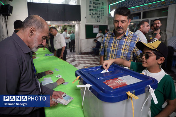 انتخابات چهاردهمین دوره ریاست جمهوری در مسجدالنبی میدان نبوت